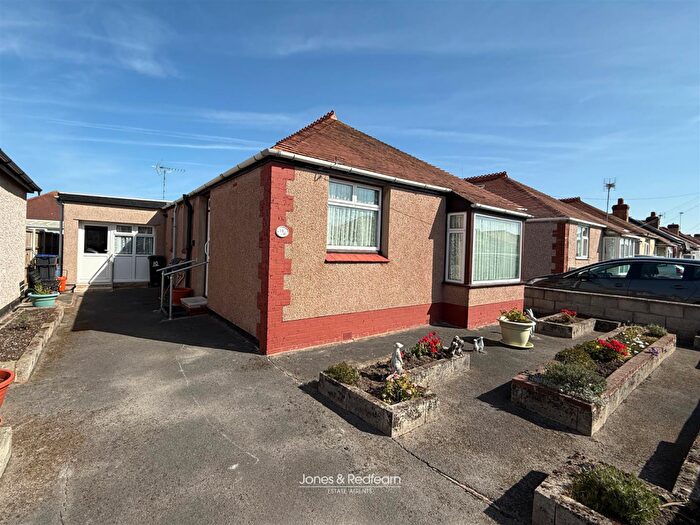 3 Bedroom Detached Bungalow For Sale In Oakwood Road, Rhyl, LL18