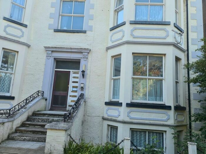2 Bedroom Flat To Rent In Bay View Road, Colwyn Bay, LL29