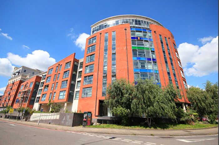 2 Bedroom Apartment To Rent In Kennet Street, Reading, Berkshire, RG1
