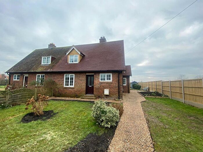 3 Bedroom Semi-Detached House To Rent In Signpost Field, Three Elm Lane, Golden Green, TN11