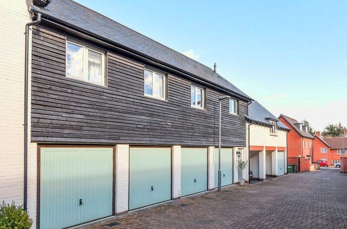 2 Bedroom Maisonette To Rent In Wykeham Way, Winchester, SO23