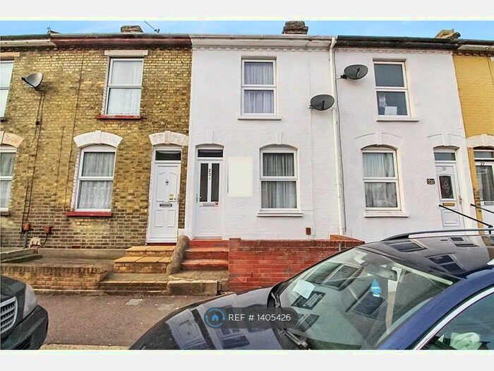 2 Bedroom Terraced House To Rent In Montfort Road, Rochester, ME2