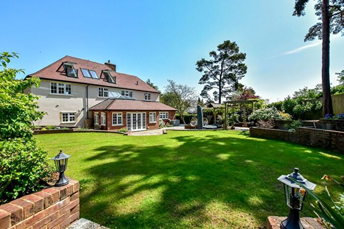 5 Bedroom Detached House For Sale In Common Lane, Kings Langley, WD4