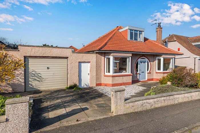 4 Bedroom Detached Bungalow For Sale In Yewlands Gardens, Liberton, Edinburgh, EH16