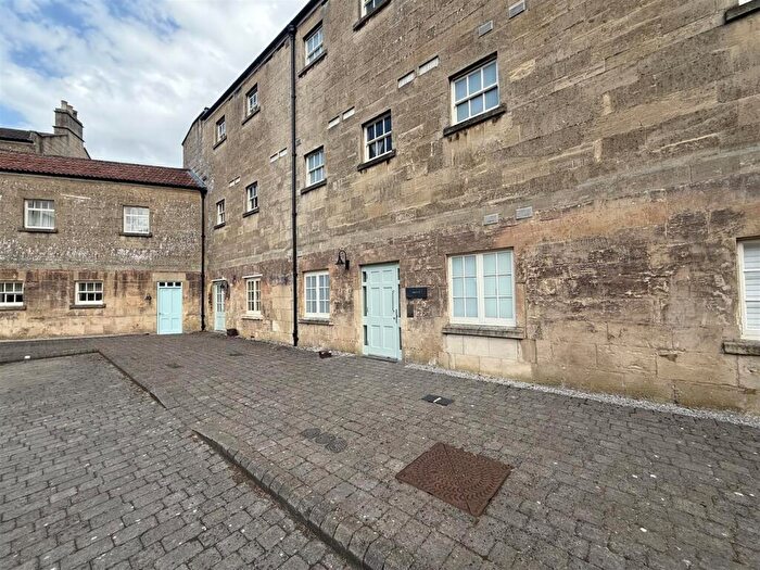 2 Bedroom Apartment To Rent In Kempthorne Lane, Bath, BA2