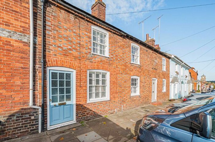 2 Bedroom Terraced House For Sale In High Street, Hungerford, RG17