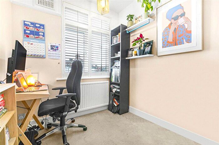 3 Bedroom Terraced House For Sale In Howard Road, London, SE25
