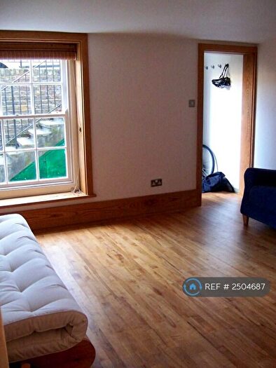 Studio To Rent In Arbour Square, London, E1