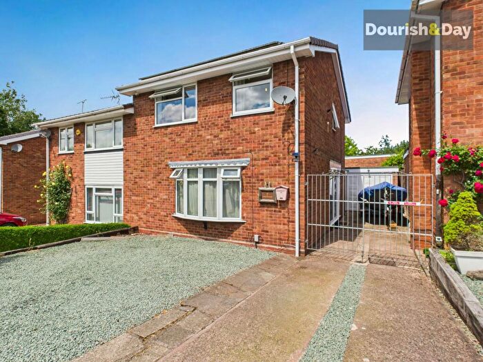 3 Bedroom Semi-Detached House For Sale In Heronswood, Stafford, ST17