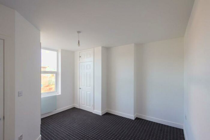 1 Bedroom Apartment To Rent In Alcester Road, Studley, B80