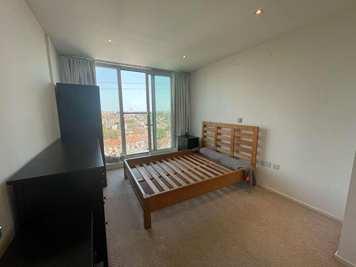 2 Bedroom Flat To Rent In The Oxygen, Royal Docks, London, E16