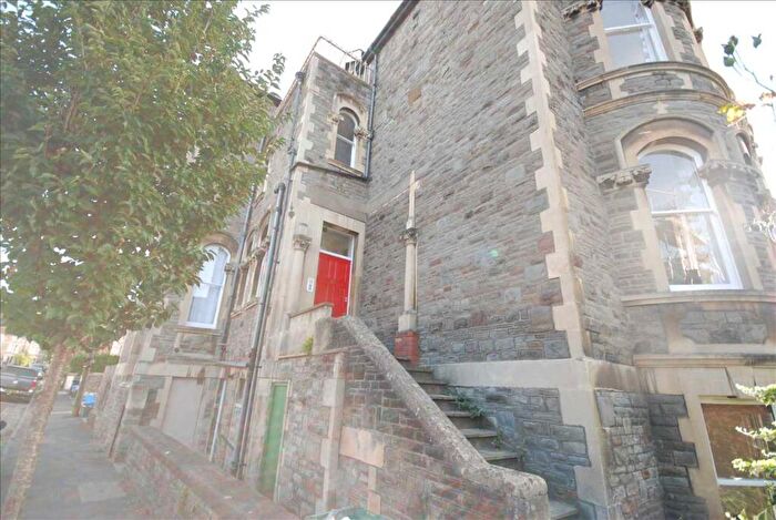 3 Bedroom Apartment To Rent In Waverley Road - Gas & Elecrtic Included, BS6
