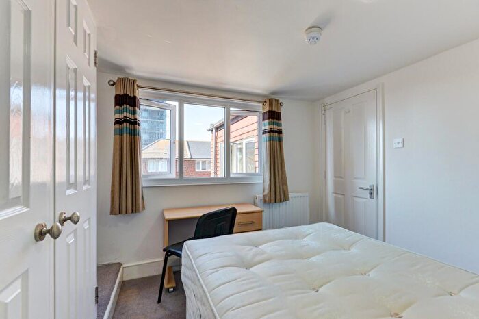 6 Bedroom House To Rent In Egremont Place, Brighton, BN2