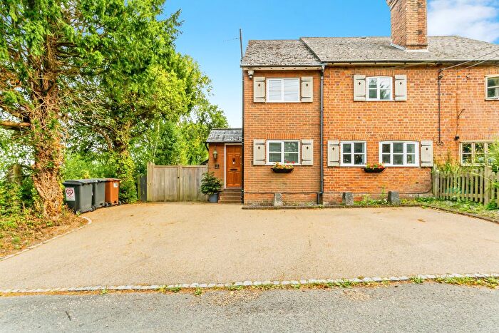 4 Bedroom Semi-Detached House For Sale In Brooks Villas, Tunbridge Wells, TN3