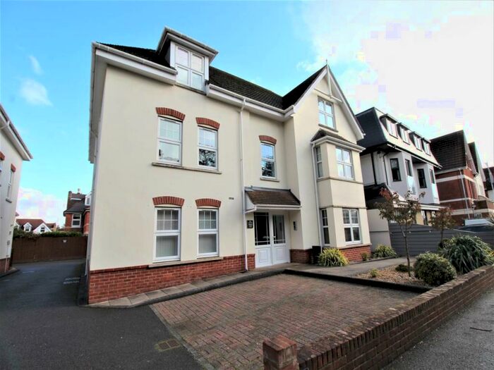 2 Bedroom Flat To Rent In Alumhurst Road, Alum Chine, Bournemouth, BH4