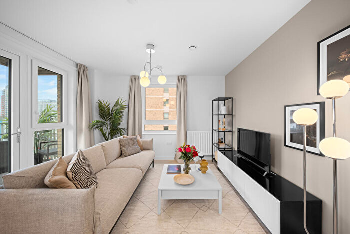 2 Bedroom Apartment For Sale In The Silverton, Silvertown, Newham, London, E16