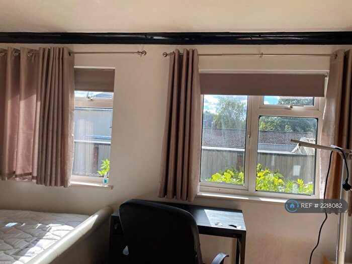 2 Bedroom Flat To Rent In Drummond Road, Guildford, GU1