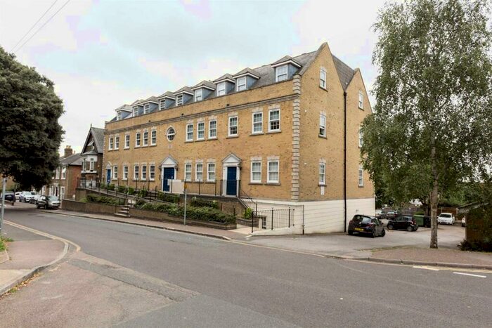 2 Bedroom Flat To Rent In Knight Court, Crown Street, Brentwood, CM14
