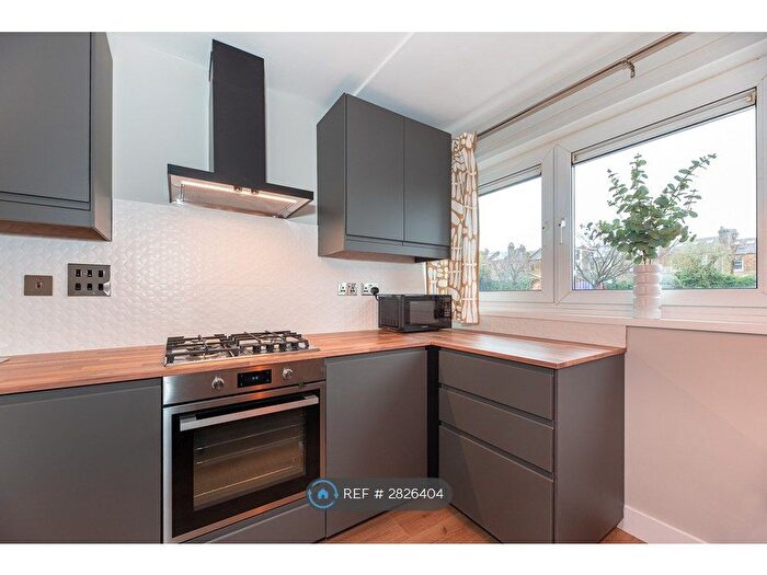 3 Bedroom Flat To Rent In Archway, London, N19