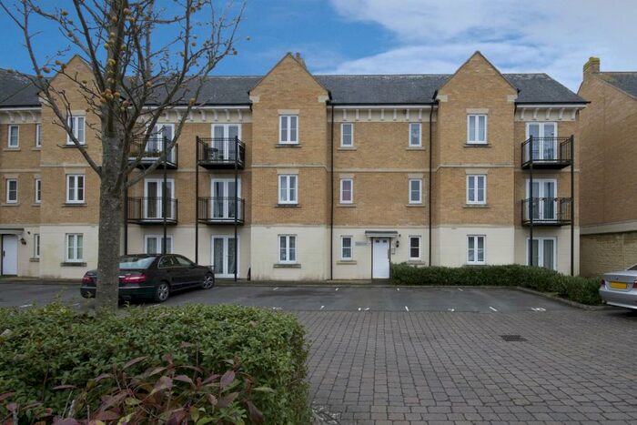 2 Bedroom Apartment To Rent In Harvester Court, Carterton, OX18
