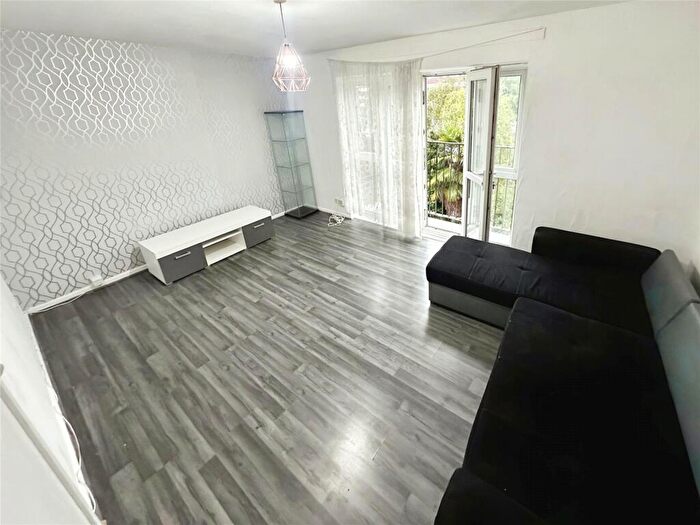 1 Bedroom Flat To Rent In Linberry Walk, London, SE8