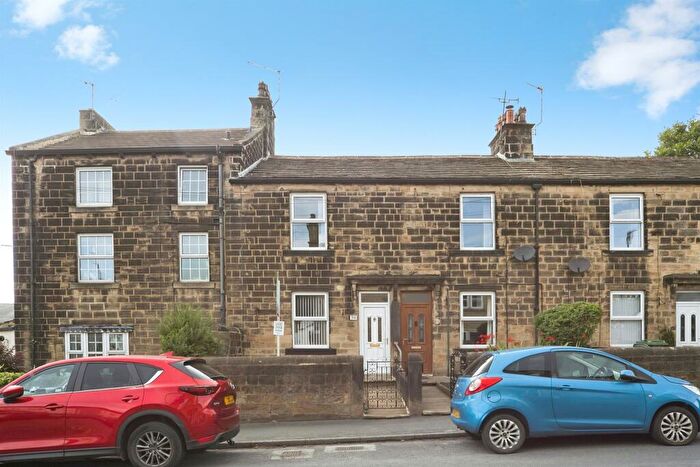 2 Bedroom Terraced House For Sale In Henshaw Lane, Yeadon, Leeds, LS19