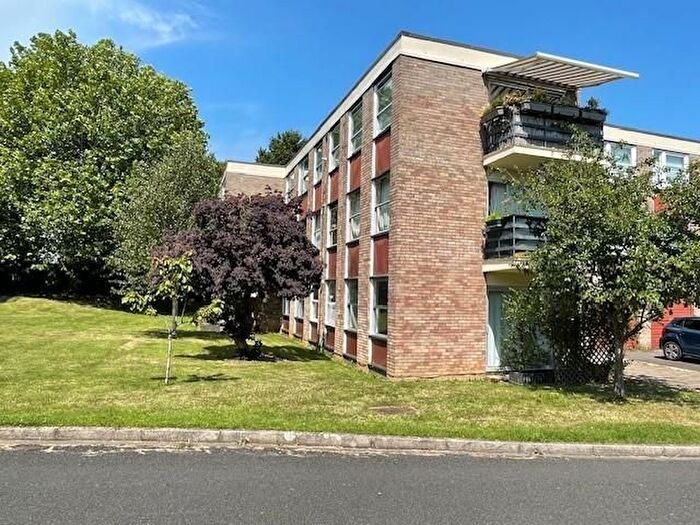 2 Bedroom Flat To Rent In Park Close, Oxford, OX2