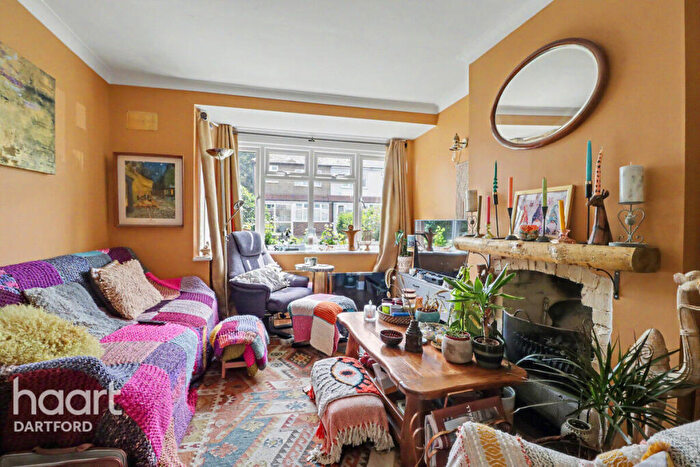4 Bedroom Terraced House For Sale In Warren Road, Dartford, DA1