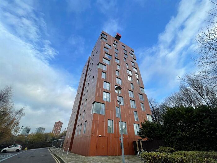 1 Bedroom Flat For Sale In Emmeline Tower, Dalton Street, M40