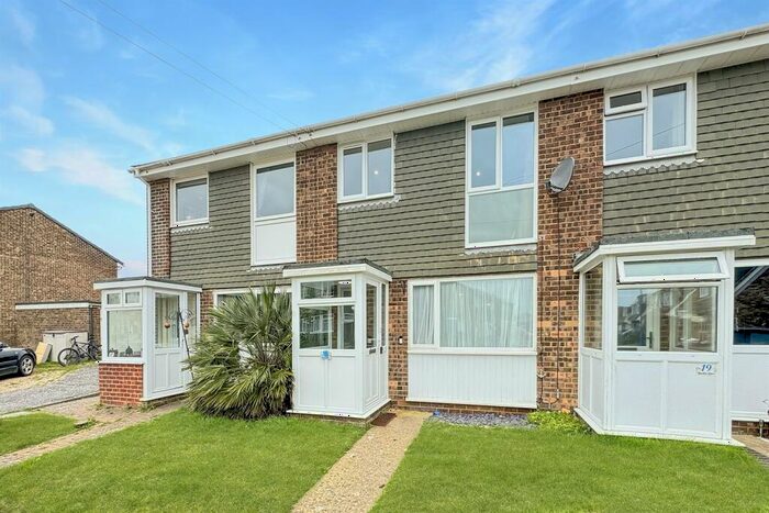 3 Bedroom Terraced House To Rent In Bedroom Terraced House In Selsey, PO20