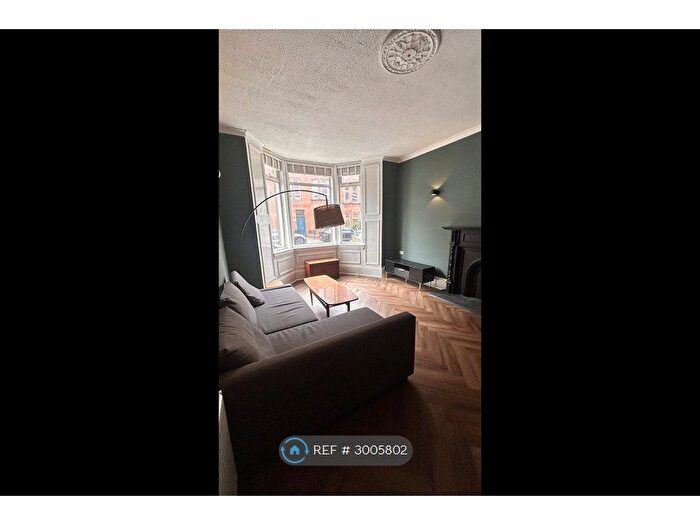 2 Bedroom Flat To Rent In Cartvale Road, Glasgow, G42