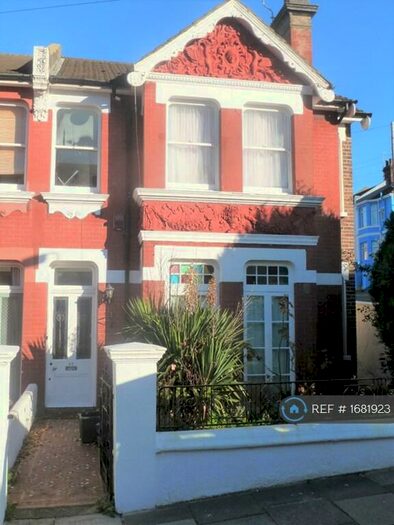 6 Bedroom Semi-Detached House To Rent In Hartington Road, Brighton, BN2