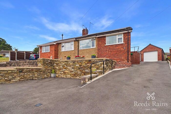 2 Bedroom Bungalow For Sale In Lindale Road, Chesterfield, Derbyshire, S41