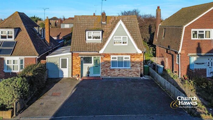 3 Bedroom Detached House For Sale In Brickwall Close, Burnham-on-Crouch, CM0