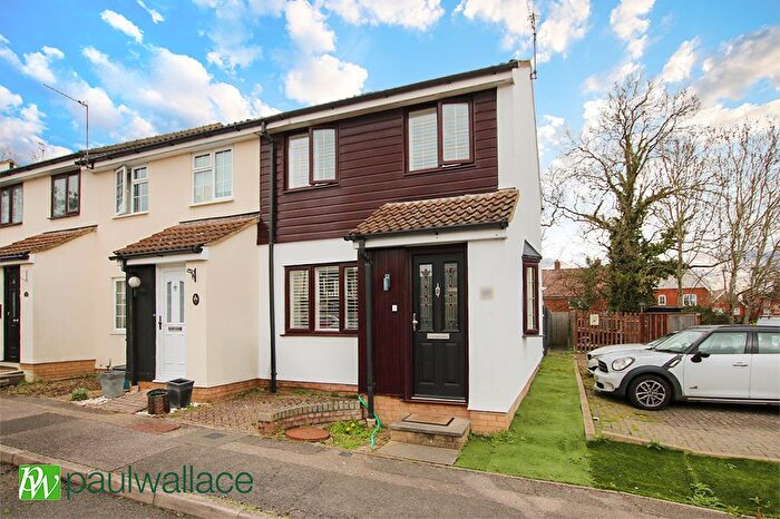 3 Bedroom Terraced House For Sale In Conifer Close, West Cheshunt, EN7