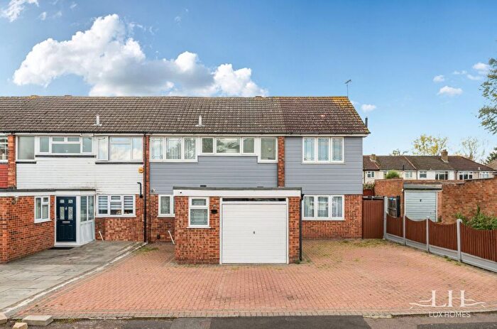 4 Bedroom End Terrace House For Sale In West Malling Way, Hornchurch, RM12