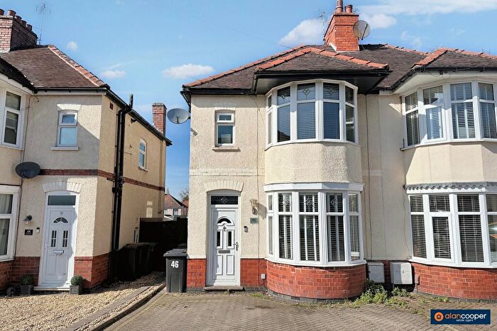 3 Bedroom Semi-Detached House For Sale In Carisbrook Road, Weddington, Nuneaton, CV10