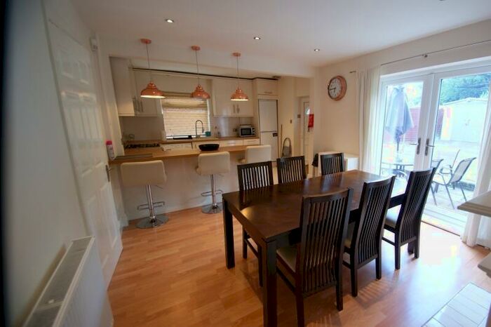 2 Bedroom Semi-Detached House To Rent In Scott Hall Road, Chapel Allerton, Leeds, LS7