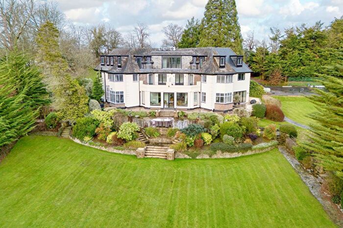 2 Bedroom Flat To Rent In The Ridgeway, Potters Bar, EN6