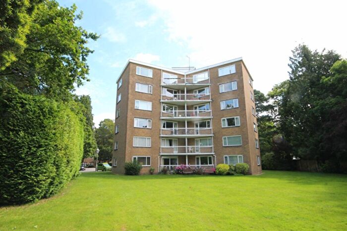 3 Bedroom Apartment For Sale In Lindsay Road, Branksome Park, BH13