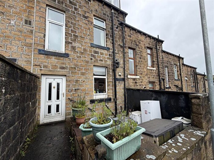 3 Bedroom Terraced House For Sale In Regent Street, Haworth, Keighley, BD22