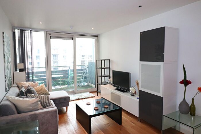 2 Bedroom Flat To Rent In Canal Square, Birmingham, Birmingham, B16