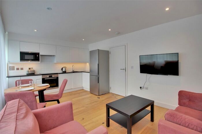 3 Bedroom Maisonette To Rent In Eastmead, Farnborough GU14