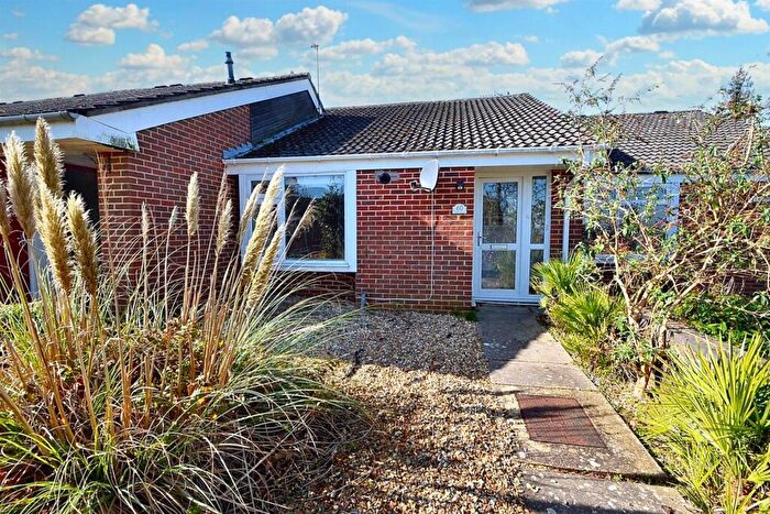 2 Bedroom Terraced Bungalow For Sale In Badger Farm, SO22