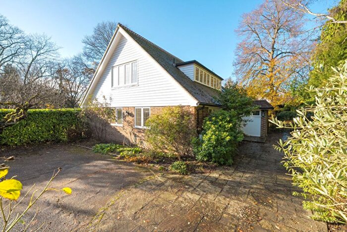 5 Bedroom Detached House To Rent In Knowl Hill, Woking, GU22