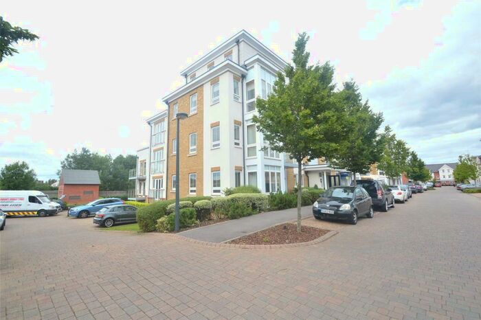 2 Bedroom Apartment To Rent In Moorland Place, Kingfisher Drive, Maidenhead, Berkshire, SL6