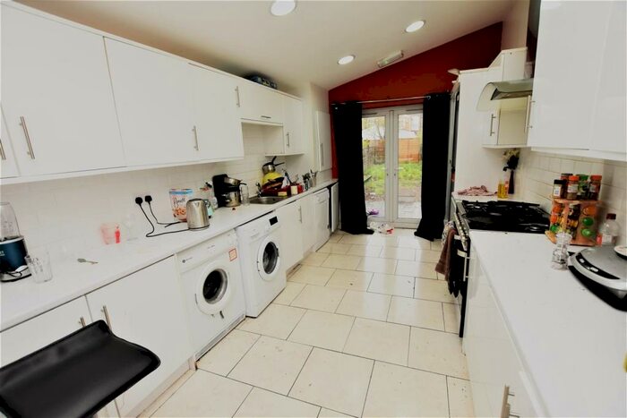 7 Bedroom House To Rent In Tiverton Road, Birmingham, B29