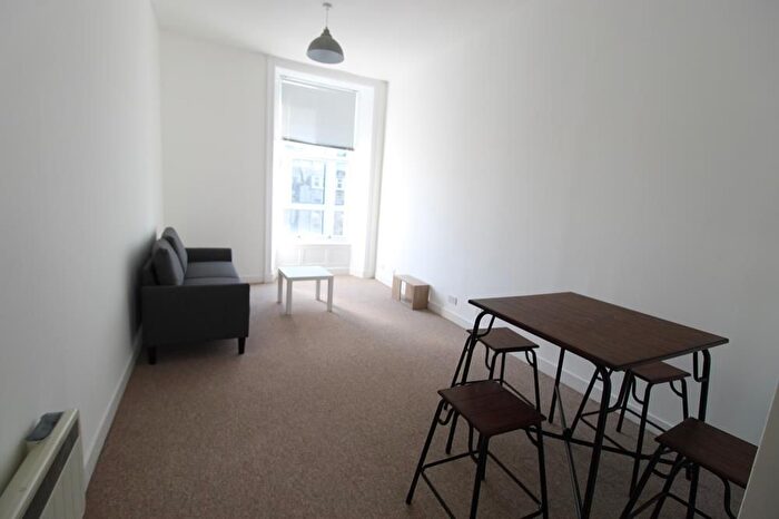 2 Bedroom Flat To Rent In Upperkirkgate, Aberdeen, AB10
