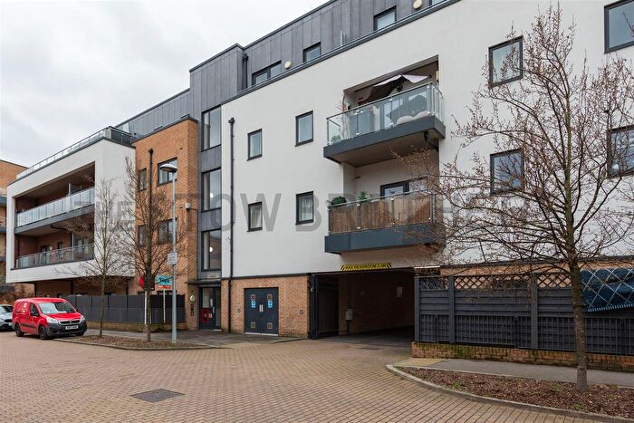 2 Bedroom Flat To Rent In Thornbury Way, London, E17