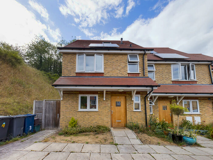 3 Bedroom End Of Terrace House To Rent In Drakes Close, High Wycombe, Buckinghamshire, HP11